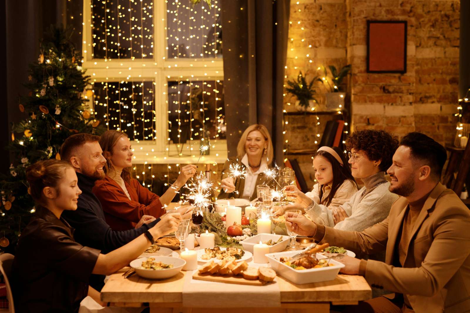 How to Make a Festive Christmas Playlist Everyone Will Love